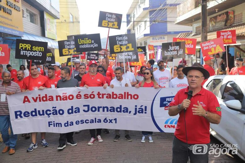Erick Silva, presidente da FEM-CUT/SP: A gente não podia estar aqui em Itanhaém, enquanto metalúrgicos do estado de São Paulo, sem levar a bandeira da redução de jornada tão importante para todo mundo" - Crédito: divulgação