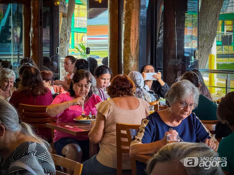 Prefeitura de Ibaté e Restaurante Planalto realizam almoço especial de Dia das Mães para os idosos
-