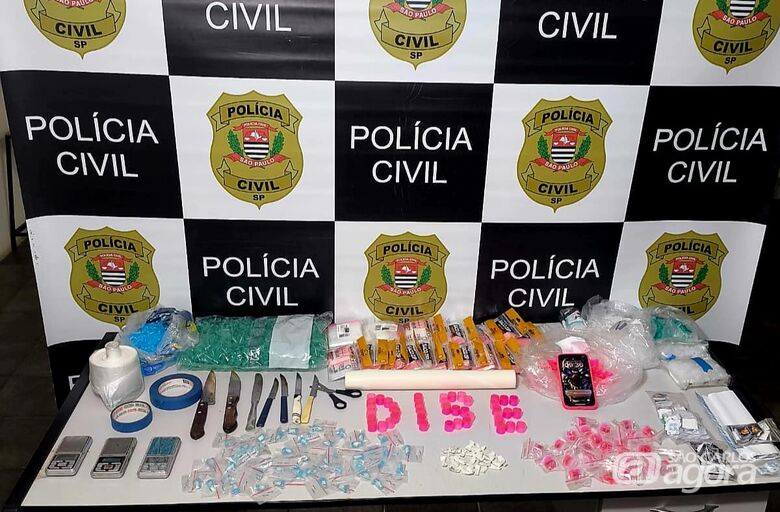 Polícia Civil desarticula "biqueira" em apartamento do CDHU em São Carlos - 