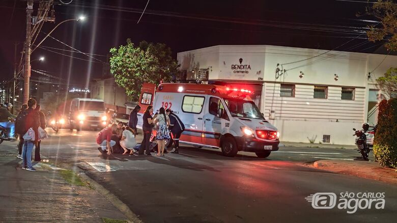 Duas jovens ficam feridas após colisão entre motos no Centro - Crédito: Maycon Maximino