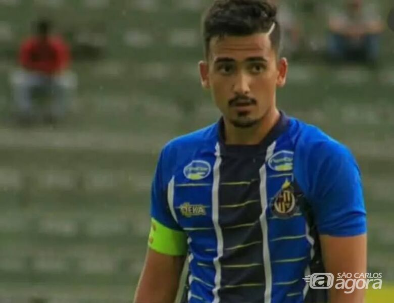 Cainã ou pelo São Carlos em 2017, onde fez 3 jogos - Crédito: Divulgação/São Carlos FC