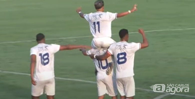 Gustavinho (11) comemora o segundo gol do Guarulhos em cima da Águia - Crédito: Reprodução