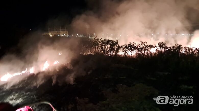 Defesa Civil de Ibaté controla incêndio de grandes proporções no bairro Domingos Valério -
