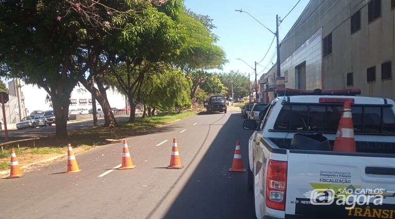 Trecho da avenida Grécia é interditado na manhã deste sábado - 