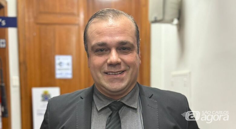 Gustavo Pozzi protocola lei que institui Semana Conde do Pinhal - Crédito: Abner Amiel