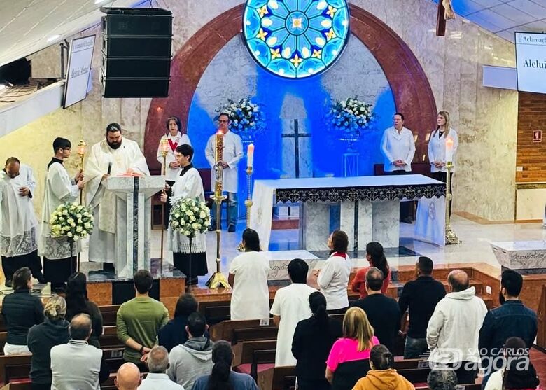 Missa na Igreja de Nossa Senhora de Fátima: comemorações têm hoje grande programação religiosa - Crédito: divulgação
