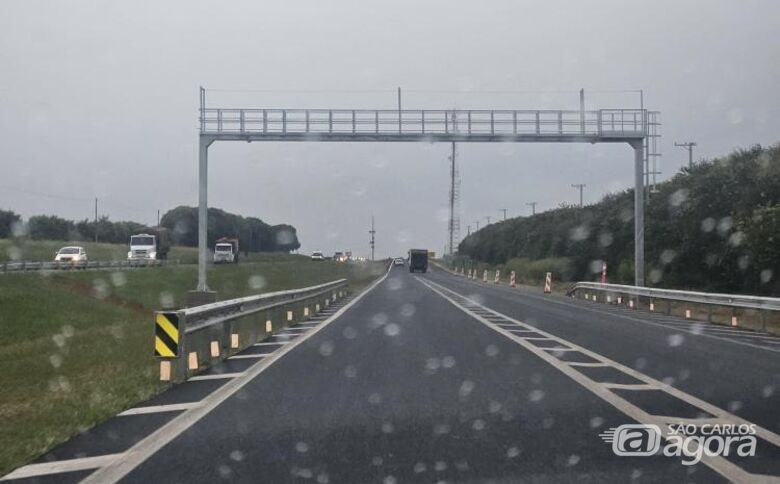 Pórtico na Washington Luís entre Araraquara e Ibaté não é pedágio free flow - Crédito: arquivo pessoal
