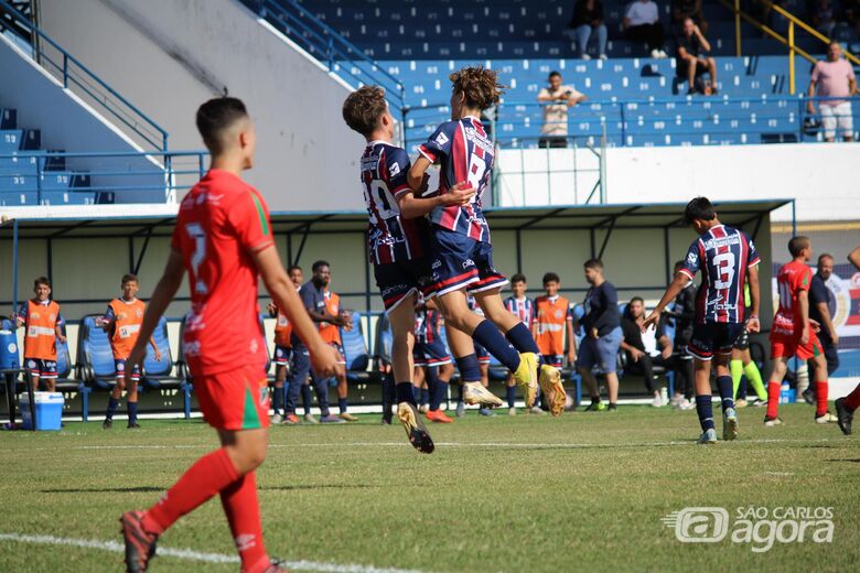 Lobinhos comemoram gol: vitória com pé direito no Paulista - Crédito: Fernando Zanderin Júnior