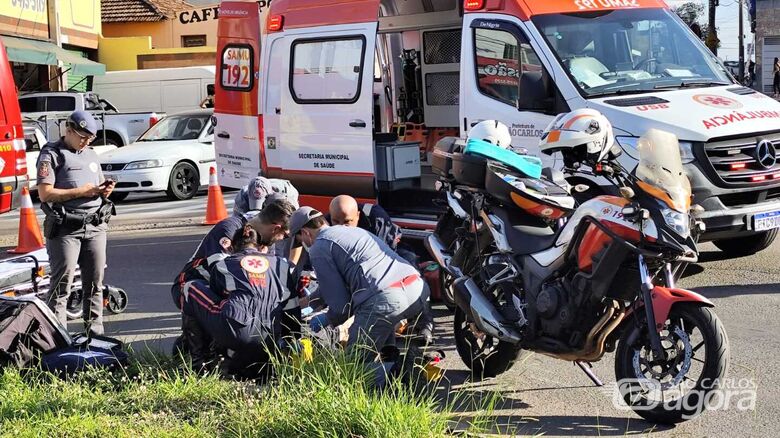Motociclista é atendido após acidente: encaminhado à Santa Casa - Crédito: Maycon Maximino