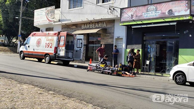 Garoto recebe atendimento: ferimentos pelo corpo - Crédito: Maycon Maximino