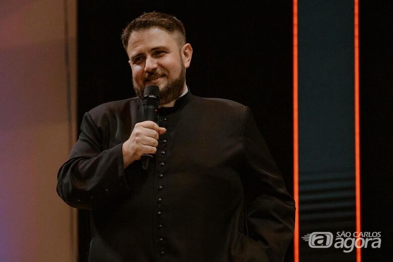 Paróquia Nossa Senhora de Fátima promove Noite da Consagração das Primícias com participação do padre Mario Sartori - Crédito: Divulgação