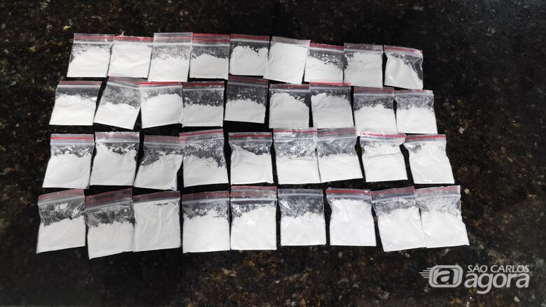 Cocaína estava no porta-luvas do Celta - Crédito: Maycon Maximino