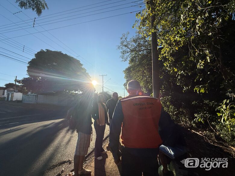 Prefeitura de Ibaté realiza ação emergencial para acolher pessoas em situação de rua diante da queda -
