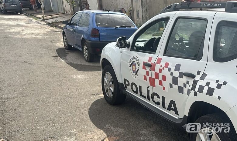 Polícia Militar recupera Gol azul furtado defronte a Santa Casa - Crédito: Lourival Izaque