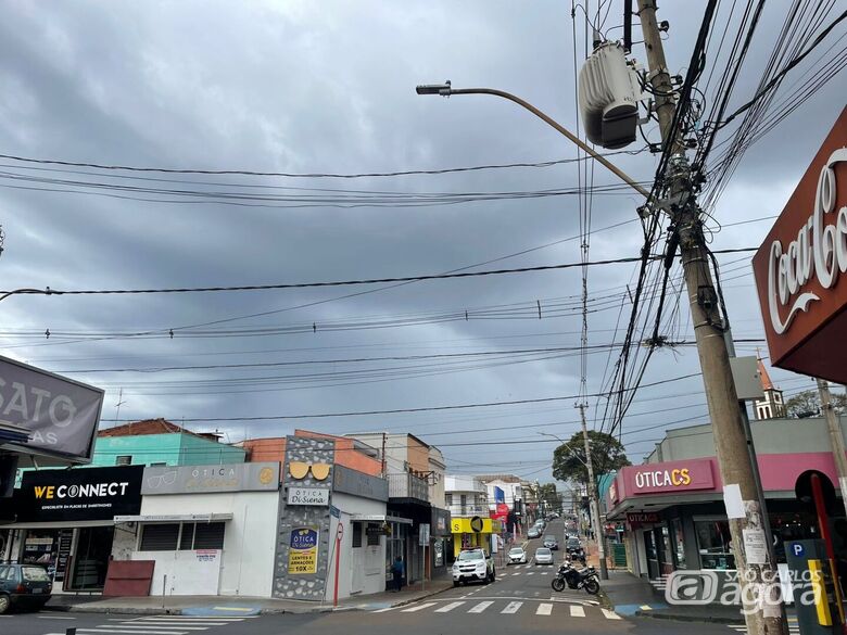 Céu carregado sobre o centro - Crédito: Lourival IZaque
