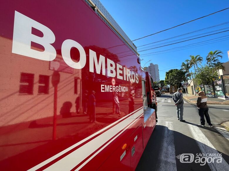 Bombeiros no local - Crédito: Lourival Izaque