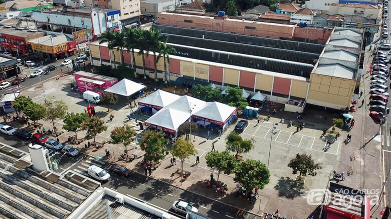 Imagem aérea do Mercado Municipal durante feirão da Prohab -