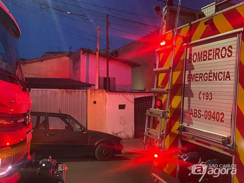 Princípio de incêndio mobiliza Corpo de Bombeiros no bairro Bela Vista

 - Crédito: Lourival Izaque