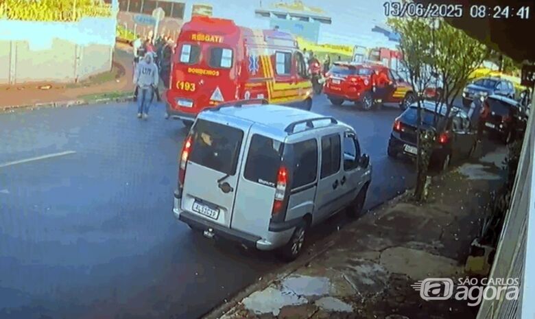 Criança de 3 anos morre após ser atropelada por ônibus; irmã ficou ferida -