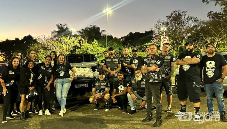 Voluntários realizam ação solidária com entrega de sopa em São Carlos - 