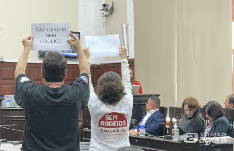 Ativistas contra rodeios estiveram na Câmara Municipal - Crédito: Abner Amiel