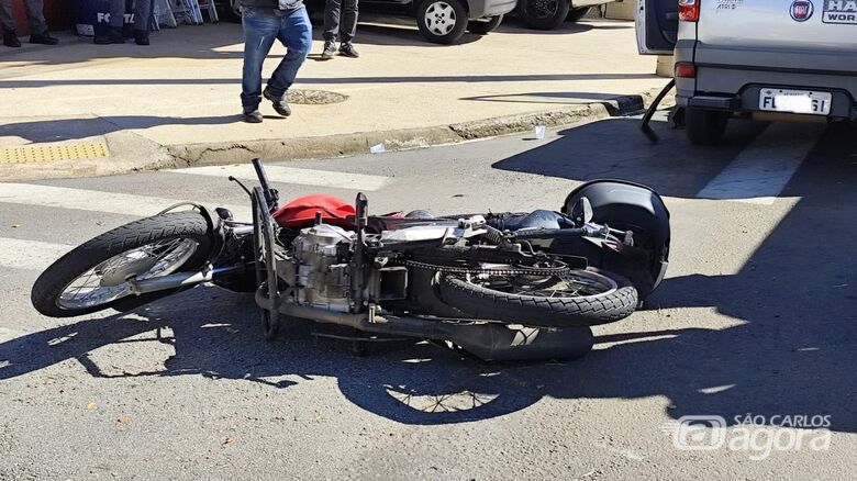 Moto envolvida no acidente  - Crédito: Maycon Maximino 