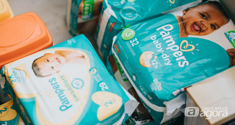 Pacote fraldas Pamper - Crédito:  Unsplash/Nathan Dumlao