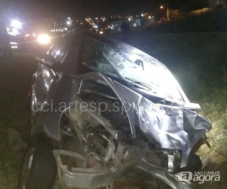 Colisão entre carro e moto deixa dois mortos na Rodovia Washington Luís -