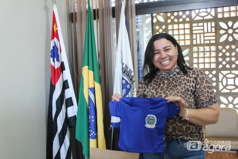 Prefeitura de Ibaté realiza entrega de uniformes escolares neste sábado -