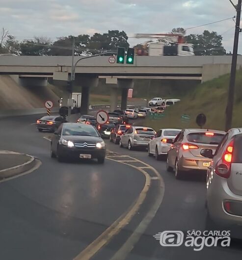 Interdição no pontilhão entre Tangará e Sabará causa transtornos e congestionamentos -