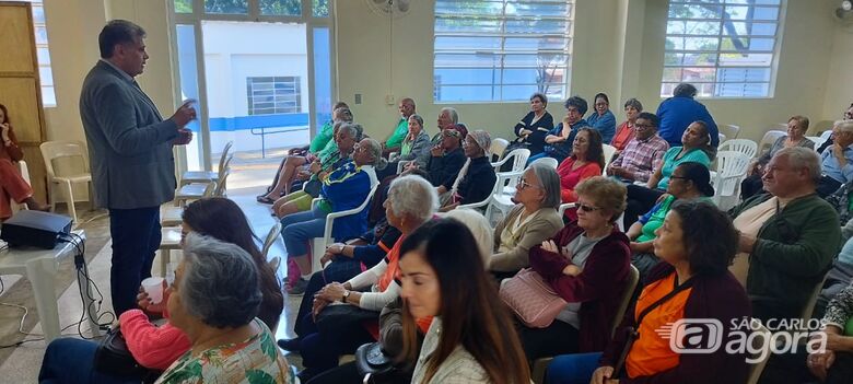 São Carlos promove ações do "Julho Violeta" para combater a violência contra a pessoa idosa -