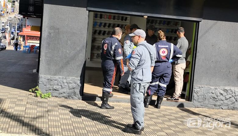 Idosa é atropelada na faixa de pedestres no Centro - Crédito: Maycon Maximino