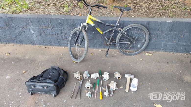 Homem é preso acusado de praticar furto em residência no Santa Mônica  - Crédito: Maycon Maximino