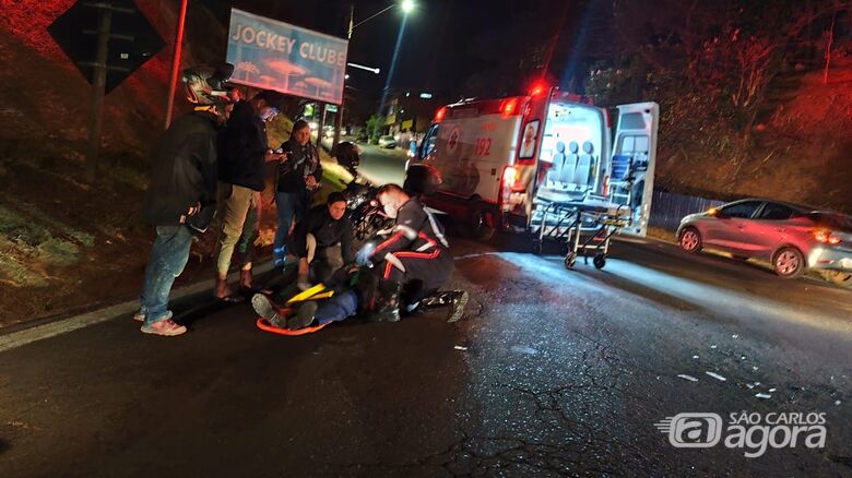 Motociclista fica ferido após colisão no trevo do Paulistano - Crédito: Maycon Maximino