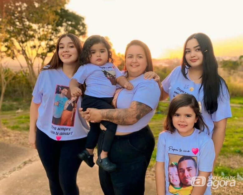 Esposa e filhas de Denis - Crédito: arquivo pessoal