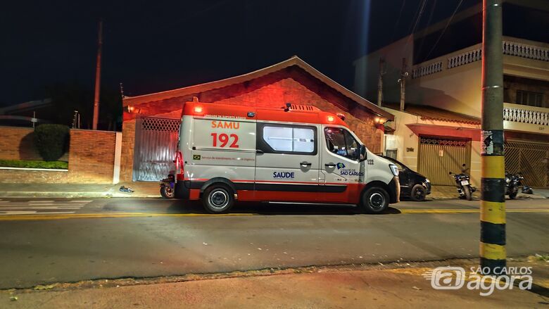 Colisão entre moto elétrica e carro deixa homem ferido 
 - Crédito: Maycon Maximino