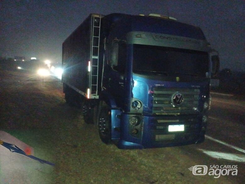 Pedestre morre atropelado por caminhão na Rodovia Washington Luís - Crédito: CCI Artesp