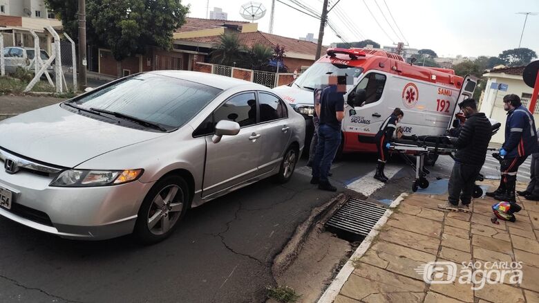 Colisão entre moto e carro deixa adolescente ferida na Vila Lutfalla
 - Crédito: Maycon Maximino