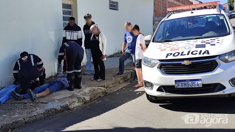 Motociclista sofre queda ao tentar evitar colisão no bairro São Carlos V - Crédito: Maycon Maximino