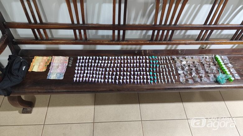 Adolescente é detido por tráfico de drogas na Vila Jacobucci - Crédito: Maycon Maximino 