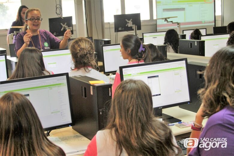 USP abre inscrições para curso gratuito de programação web voltado a mulheres -