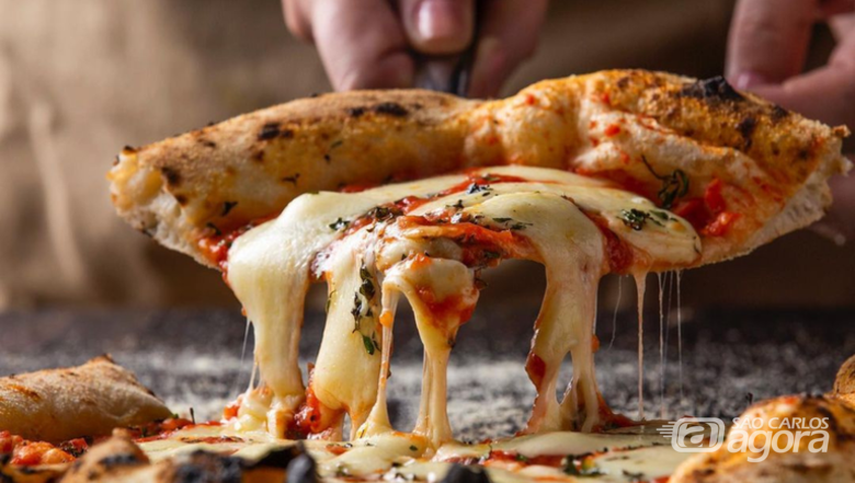 Dia da Pizza: a criatividade do brasileiro criou inúmeros novos sabores, transformando o prato italiano à base de massa - Crédito: Agência Brasil 