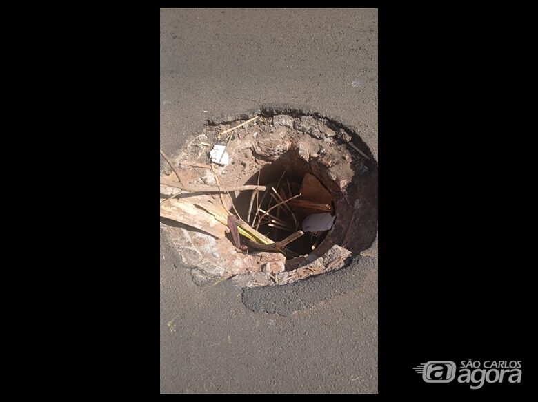 Moradores do Zavaglia pedem providências para buraco na rua 5 - 