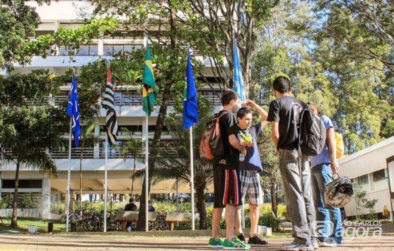 Alunos da USP São Carlos apresentarão o campus a estudantes do ensino médio de escolas públicas da cidade entre 19 e 26 de julho (Crédito da imagem: Nilton Jr/Divulgação ICMC) - 