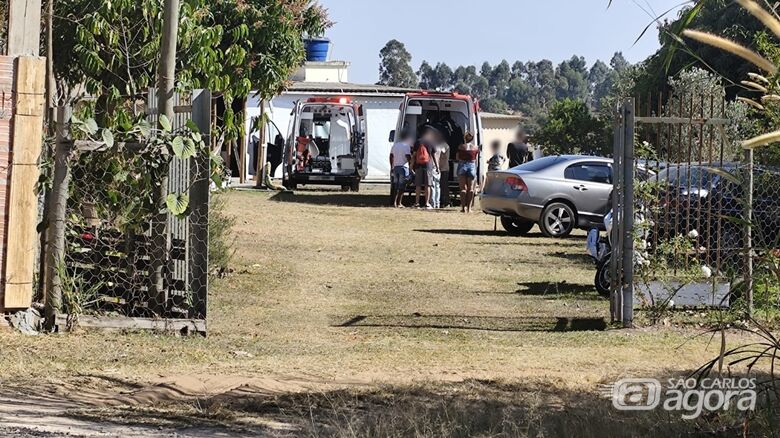 Momento em que vítima é socorrida - Crédito: Maycon Maximino