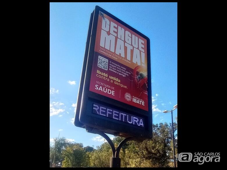 Prefeitura de Ibaté realiza a restauração do relógio da Praça Central - 