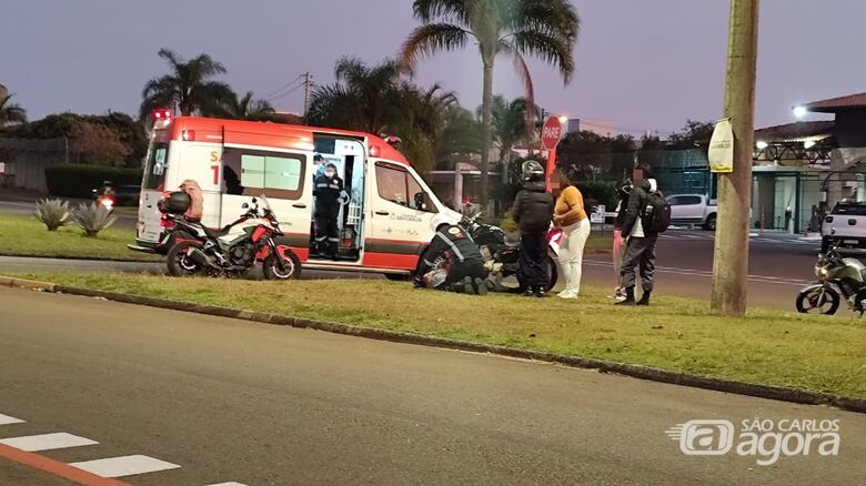 Jovem sofre queda de moto ao tentar evitar colisão na região do Village Damha I -