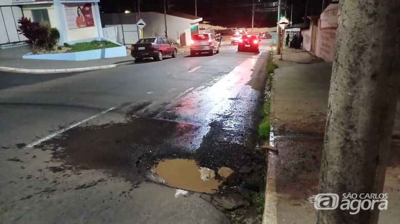 Buraco no Jardim Bandeirantes causa preocupação -