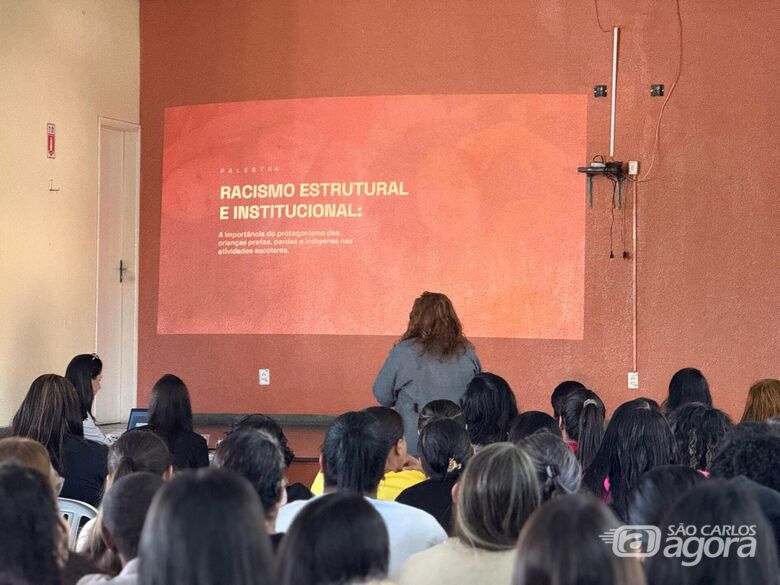 Profissionais da educação participam de formação sobre igualdade racial em Ibaté -