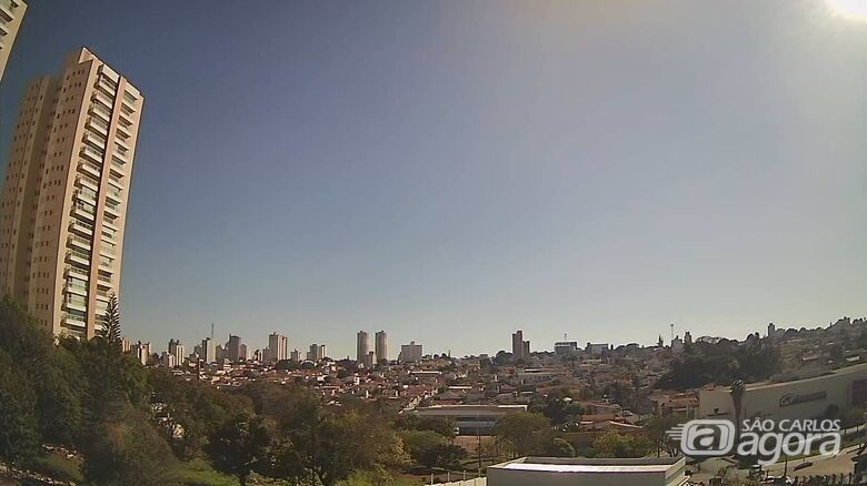Domingo começou com céu claro em São Carlos -